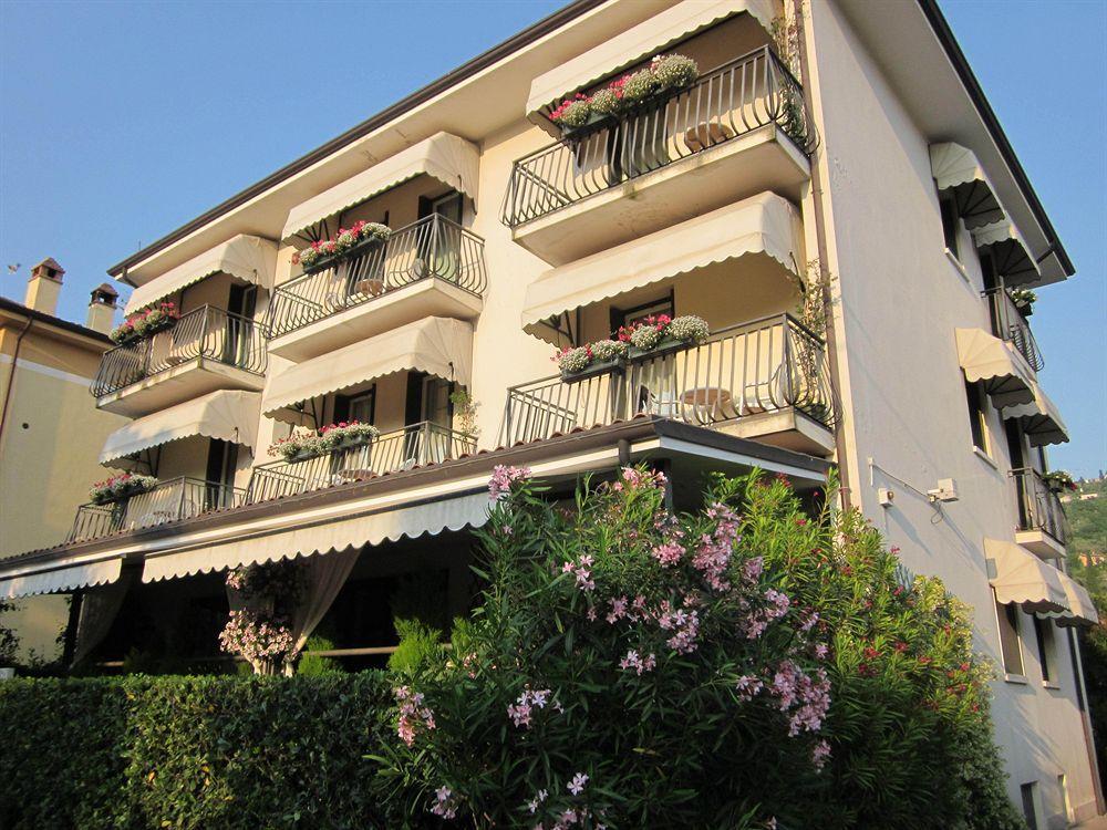 Hotel Marina Torri Del Benaco Ngoại thất bức ảnh