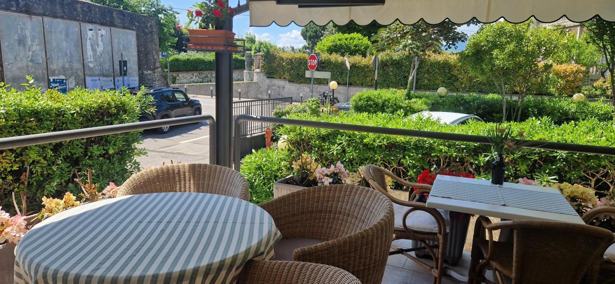 Hotel Marina Torri Del Benaco Ngoại thất bức ảnh