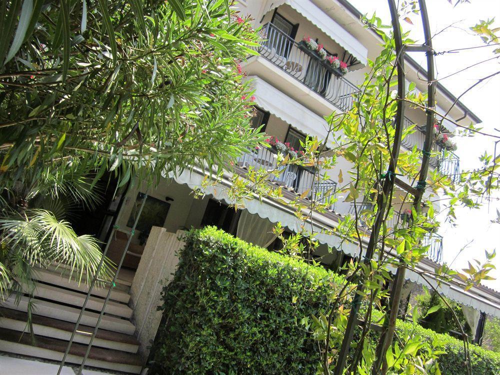 Hotel Marina Torri Del Benaco Ngoại thất bức ảnh