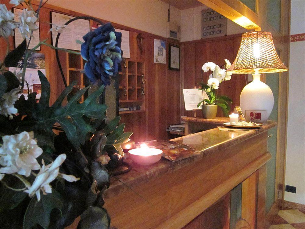 Hotel Marina Torri Del Benaco Ngoại thất bức ảnh