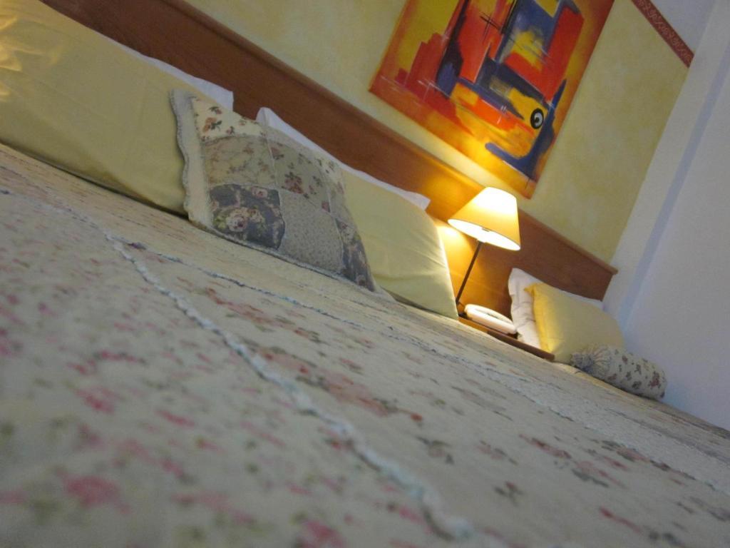 Hotel Marina Torri Del Benaco Phòng bức ảnh