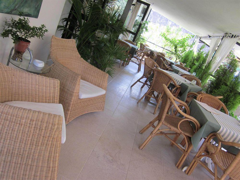Hotel Marina Torri Del Benaco Ngoại thất bức ảnh