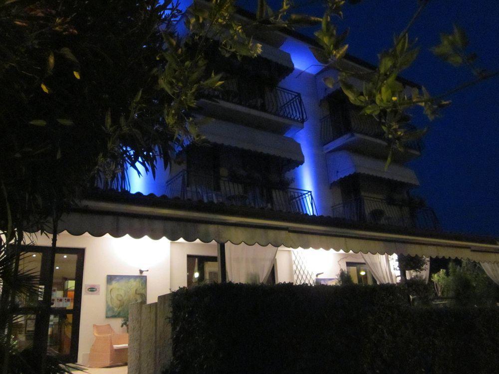 Hotel Marina Torri Del Benaco Ngoại thất bức ảnh